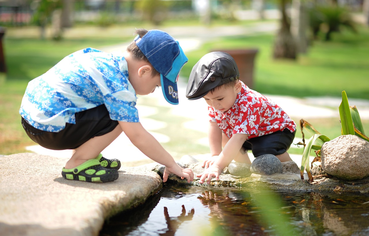 子ども同士で遊ぶ